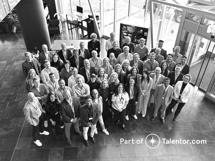 Talentor Global 40 | Coopers Executive A group of people photographed from a bird's eye view, view is to camera.